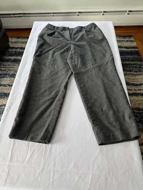 Talbots Petites Italian Fabric Gray Wool Blend Pleated Dress Pants Size 14P - Picture 1 of 4